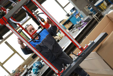 Sondervakuumtraverse 02 für Betonsteine in Speditionsbehälter